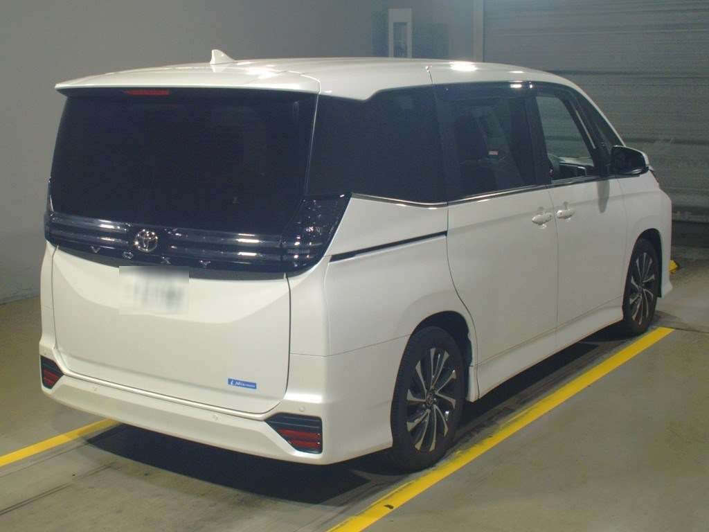 2022 Toyota Voxy MZRA90W[1]