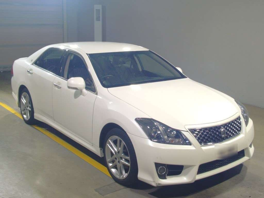 2010 Toyota Crown GRS200[2]