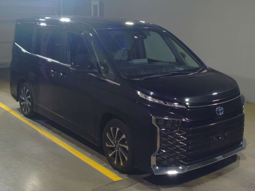 2022 Toyota Voxy ZWR90W[2]