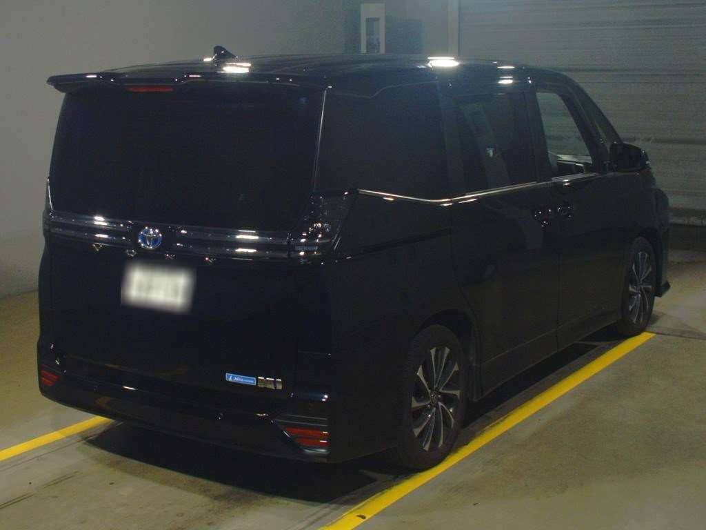 2022 Toyota Voxy ZWR90W[1]