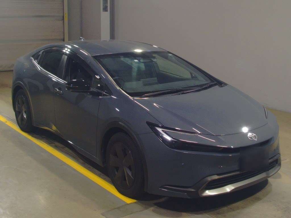 2023 Toyota Prius ZVW60[2]