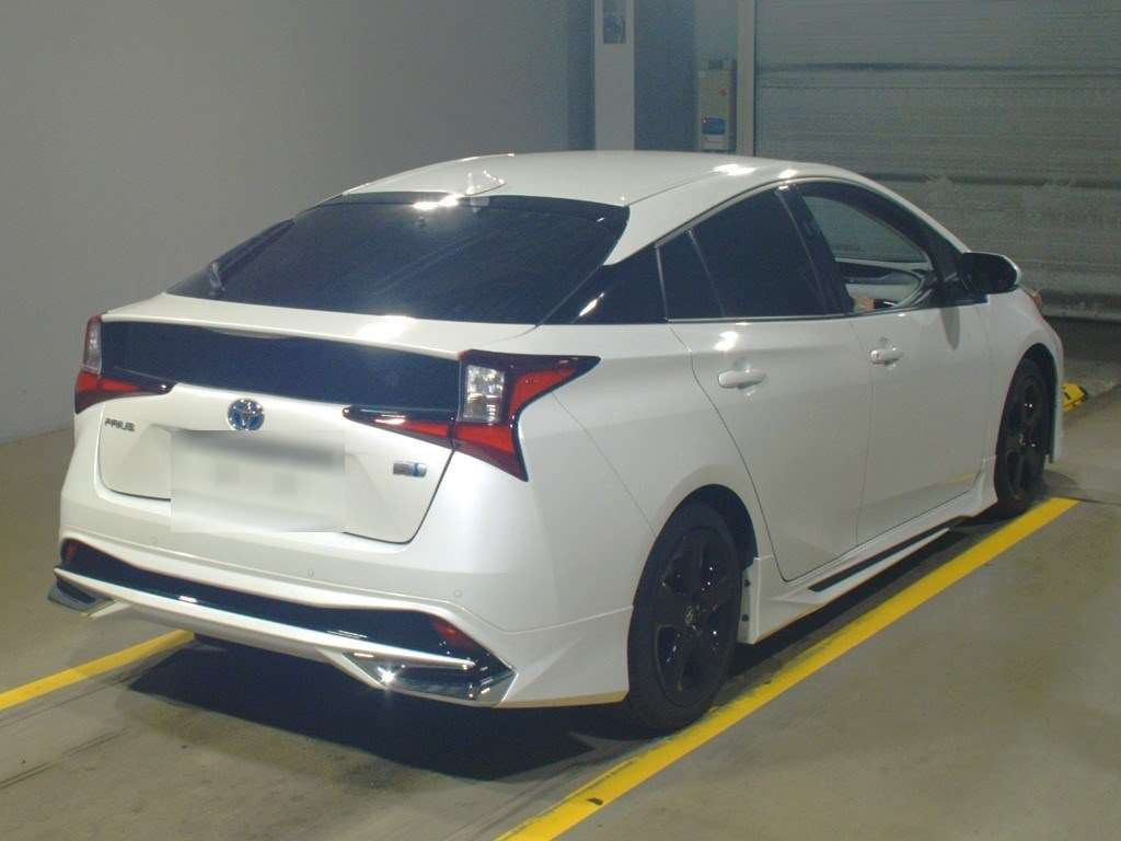 2021 Toyota Prius ZVW51[1]