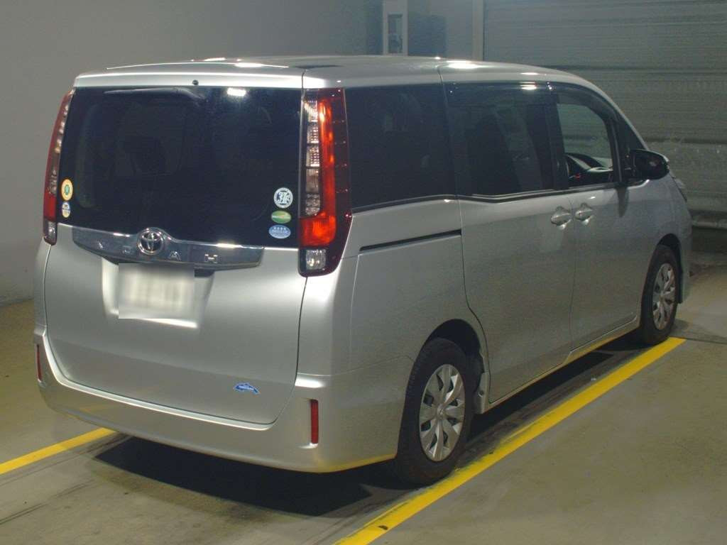 2016 Toyota Noah ZRR80G[1]