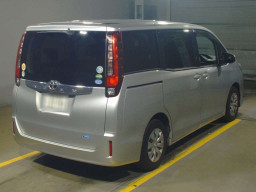 2016 Toyota Noah