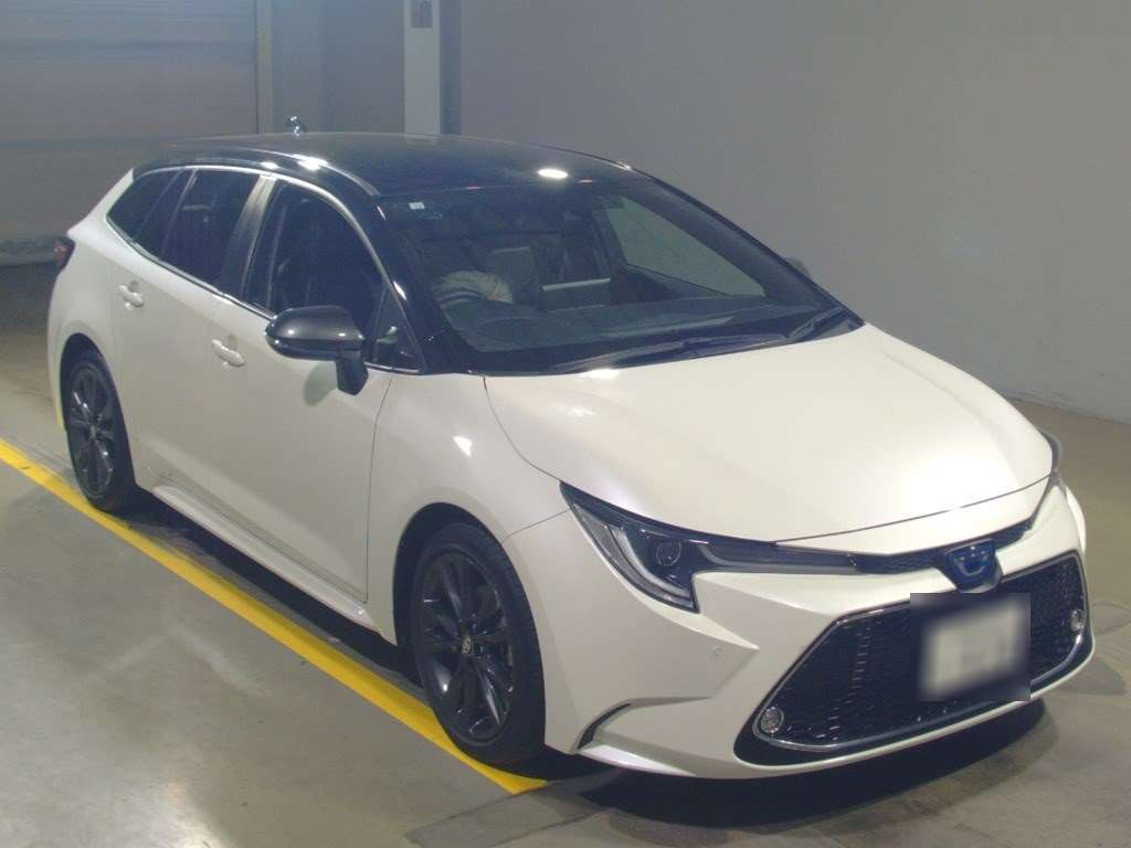 2020 Toyota Corolla Touring Wagon ZWE211W[2]