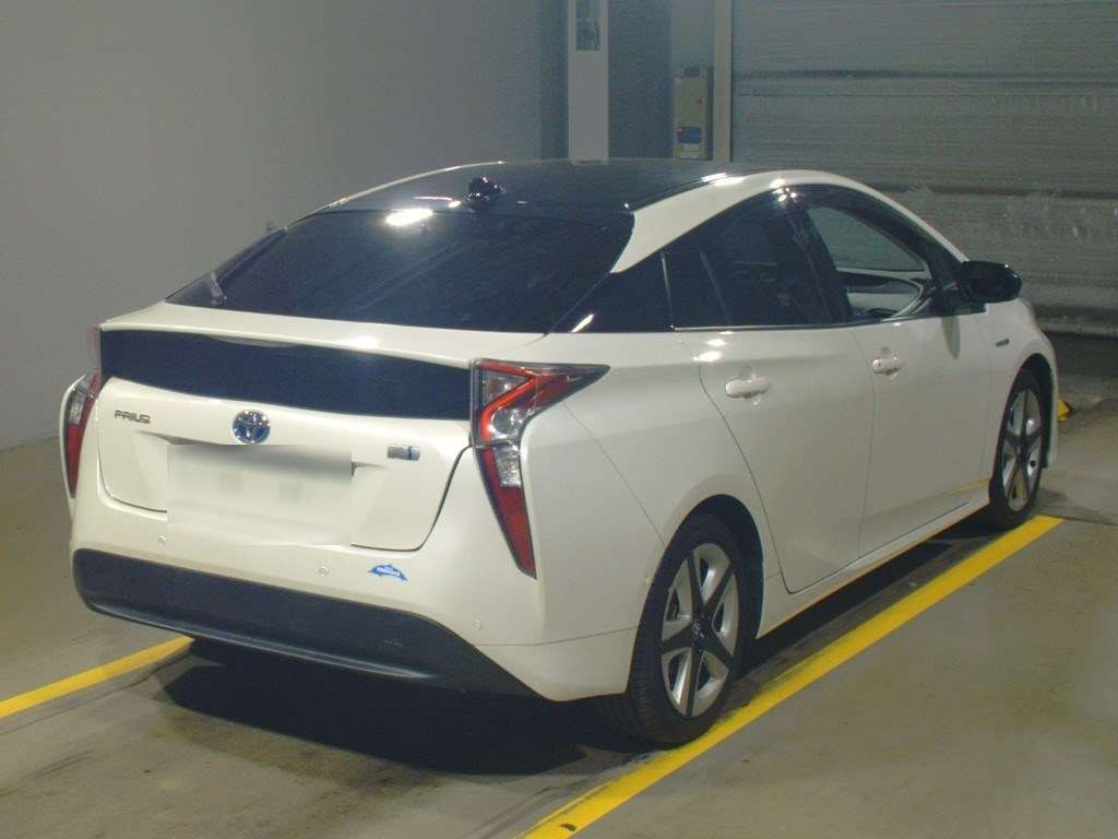 2018 Toyota Prius ZVW50[1]