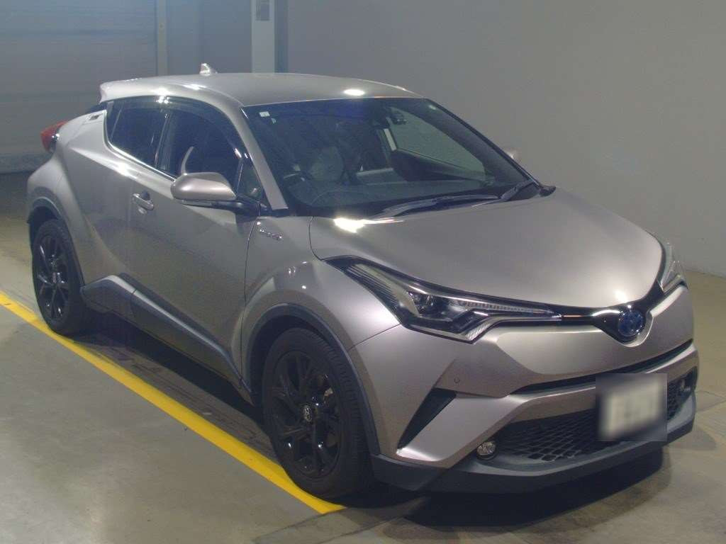 2019 Toyota C-HR ZYX10[2]