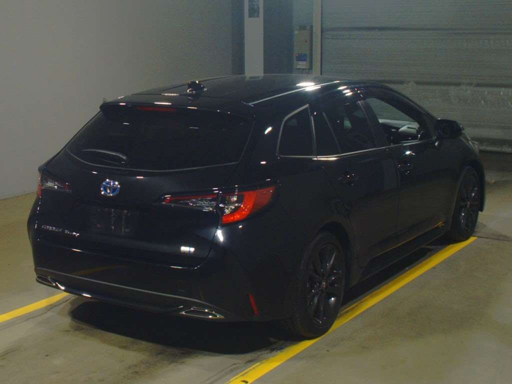 2021 Toyota Corolla Touring Wagon ZWE211W[1]