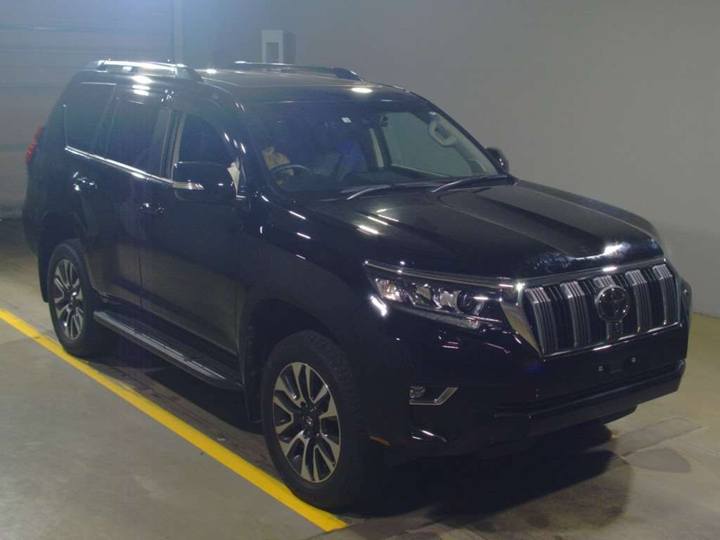 2022 Toyota Land Cruiser Prado TRJ150W[2]