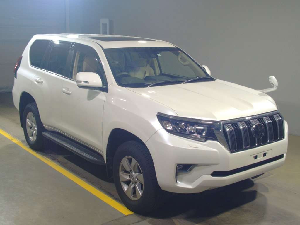 2017 Toyota Land Cruiser Prado TRJ150W[2]