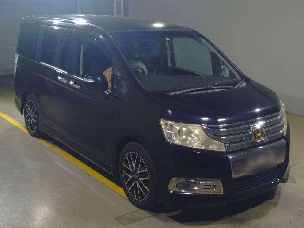 2011 Honda Step WGN Spada RK5[2]