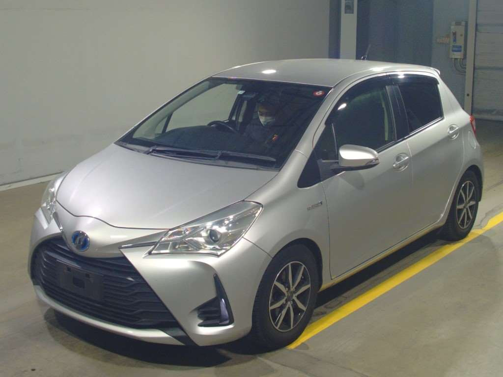 2017 Toyota Vitz NHP130[0]