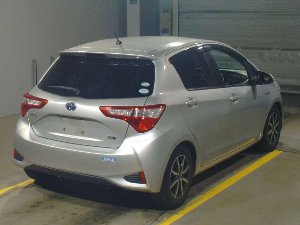 2017 Toyota Vitz NHP130[1]