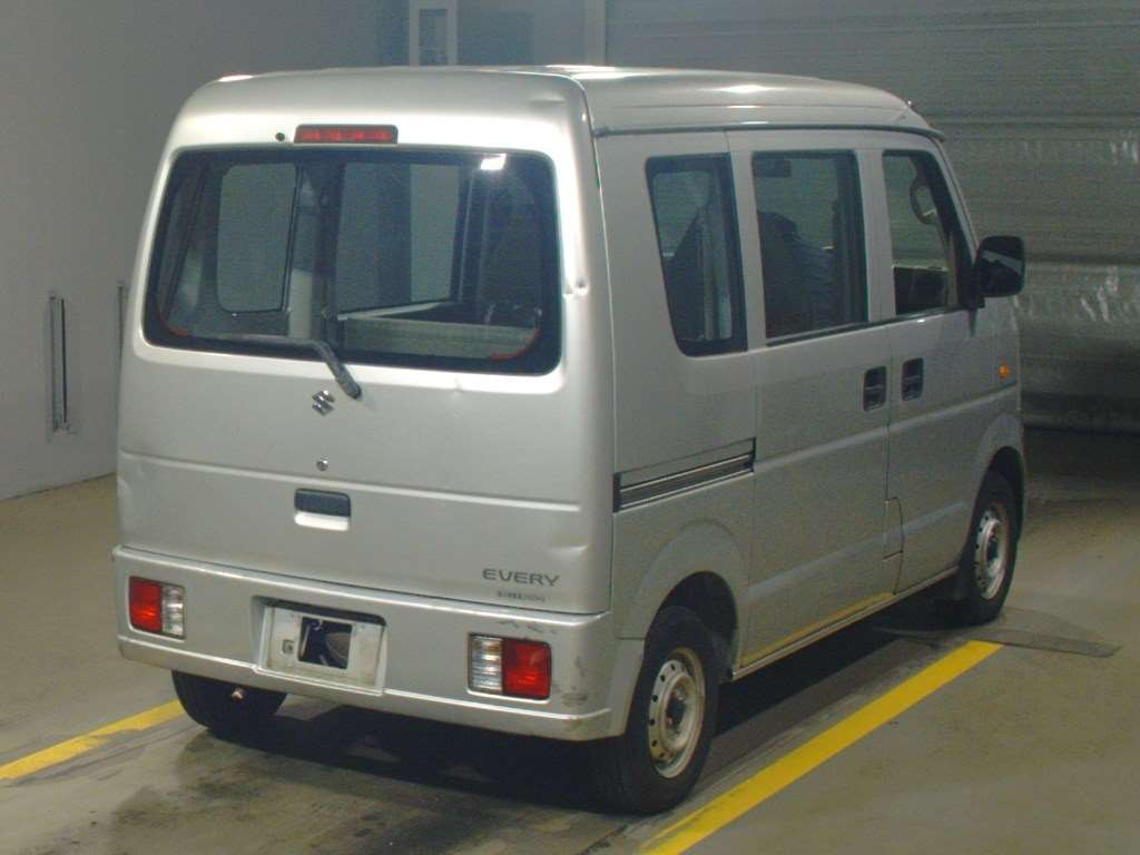 2010 Suzuki Every DA64V[1]