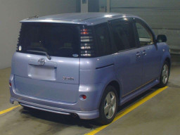 2004 Toyota Sienta