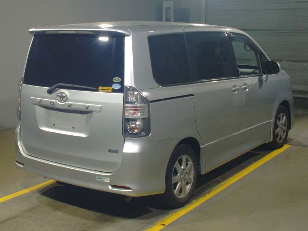 2007 Toyota Voxy ZRR70W[1]