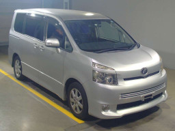 2007 Toyota Voxy