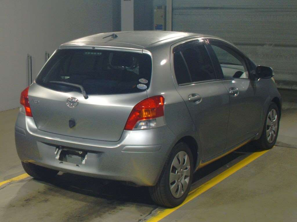 2009 Toyota Vitz SCP90[1]