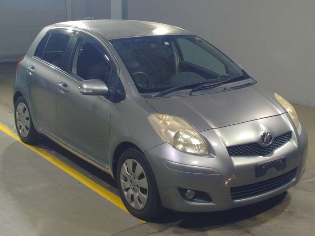 2009 Toyota Vitz SCP90[2]