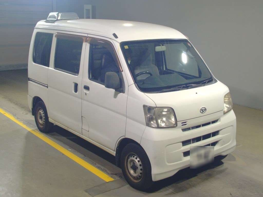 2011 Daihatsu Hijet Cargo S331V[2]