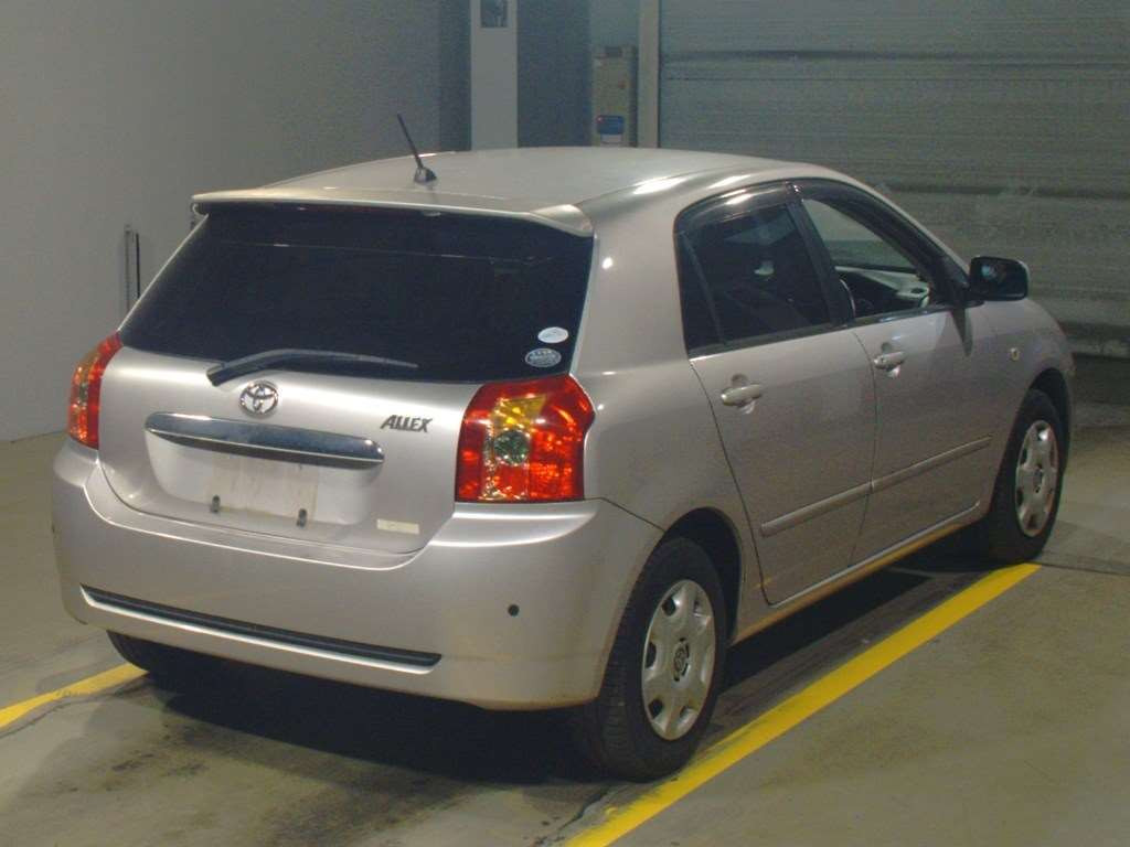 2005 Toyota Allex NZE121[1]