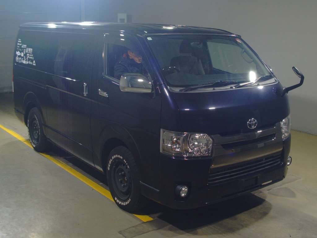 2017 Toyota Regiusace Van TRH200V[2]