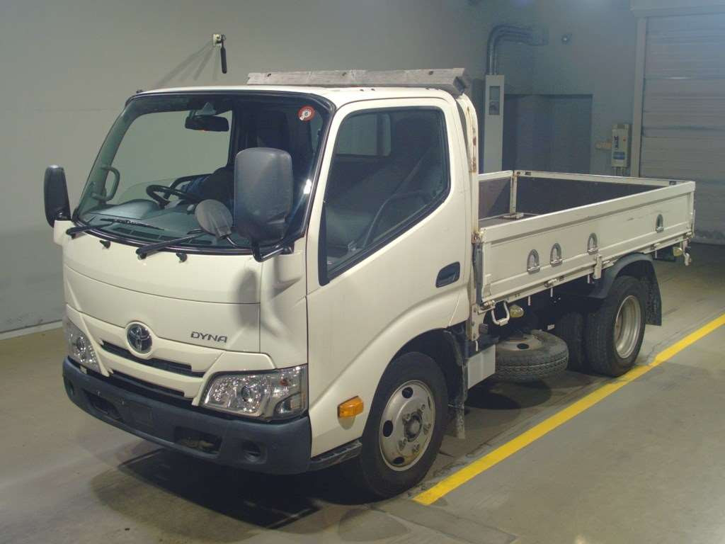 2020 Toyota Dyna Truck XZU605[0]