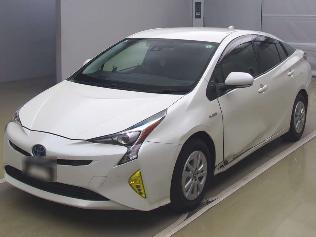 2017 Toyota Prius ZVW55[0]