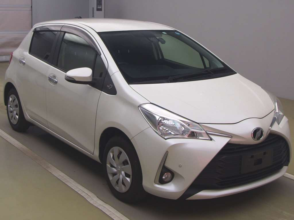 2017 Toyota Vitz KSP130[2]