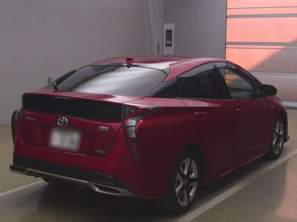 2017 Toyota Prius ZVW55[1]