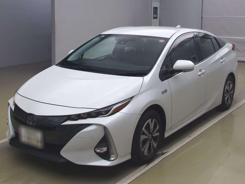 2020 Toyota Prius PHV ZVW52[0]