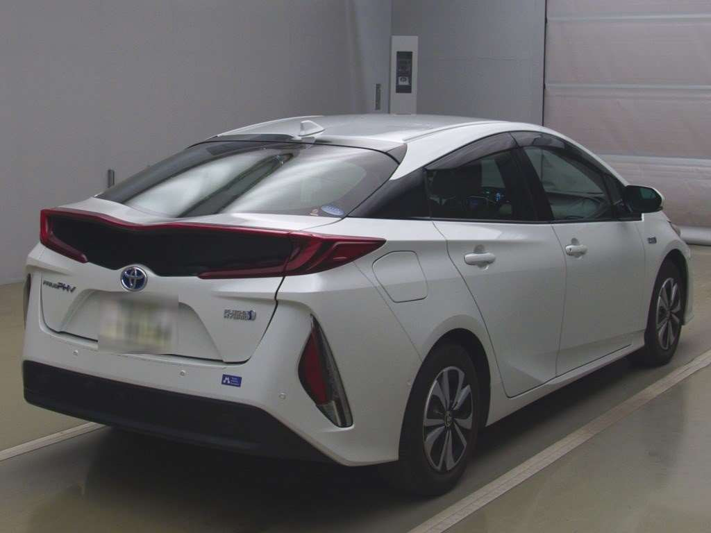 2020 Toyota Prius PHV ZVW52[1]