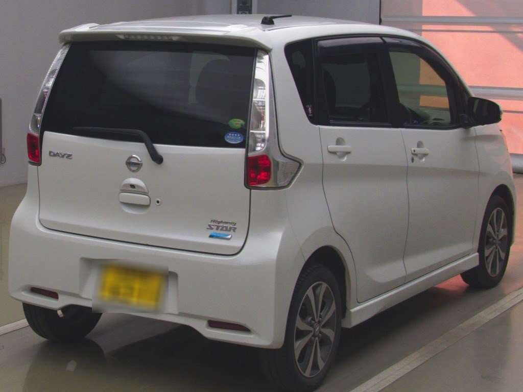 2014 Nissan DAYZ B21W[1]