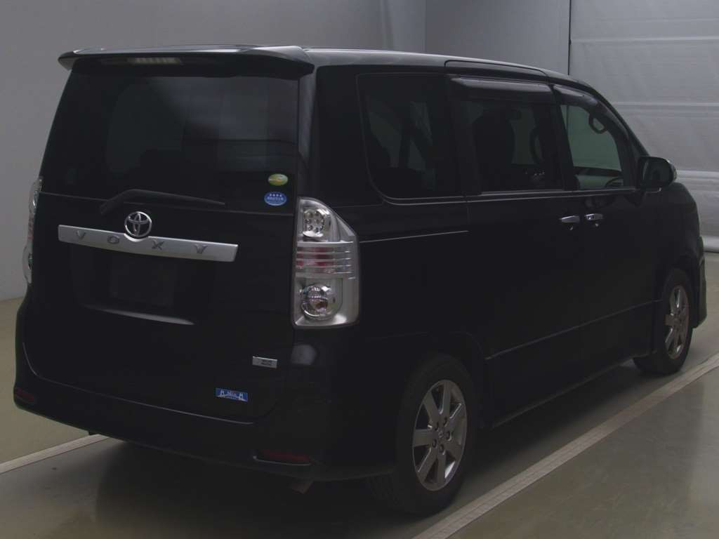 2010 Toyota Voxy ZRR70W[1]