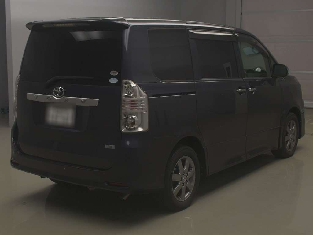 2009 Toyota Voxy ZRR70W[1]