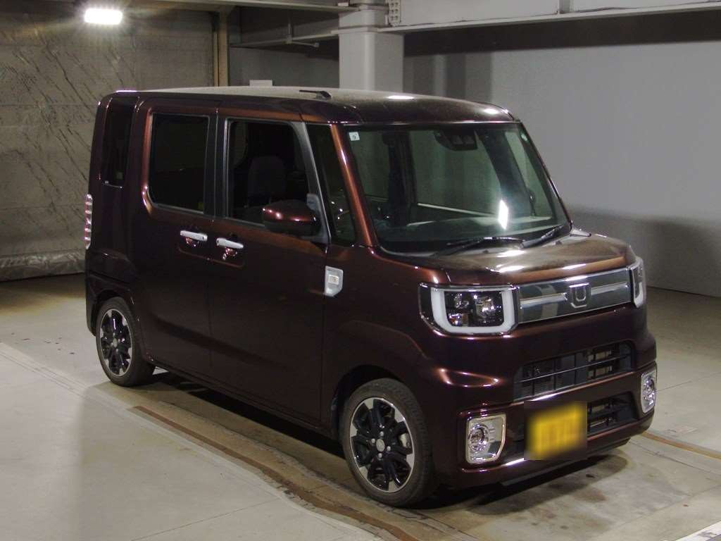 2021 Daihatsu Wake LA700S[2]