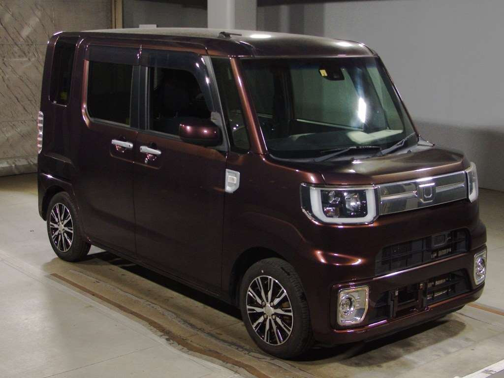 2018 Daihatsu Wake LA700S[2]