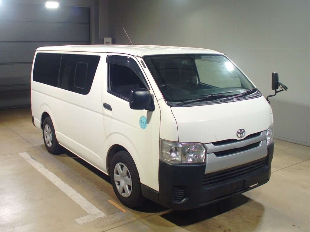 2014 Toyota Hiace Van TRH200V[2]