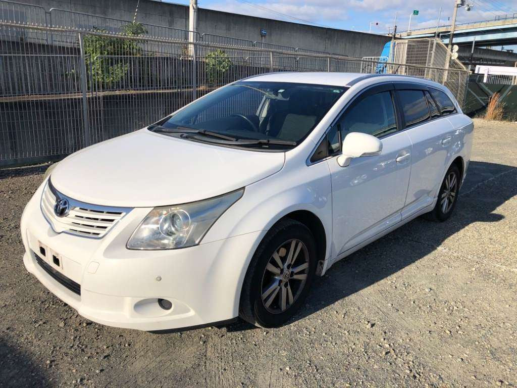 2012 Toyota Avensis Wagon ZRT272W[0]