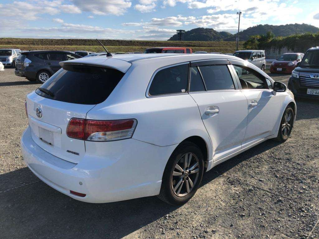 2012 Toyota Avensis Wagon ZRT272W[1]