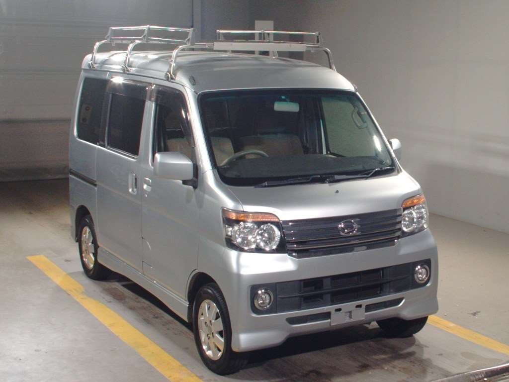 2013 Daihatsu Atrai Wagon S321G[2]