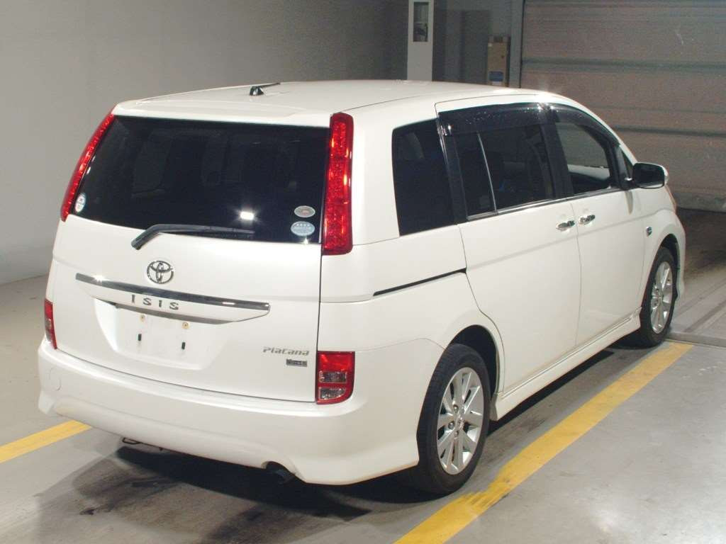 2010 Toyota Isis ZGM11W[1]