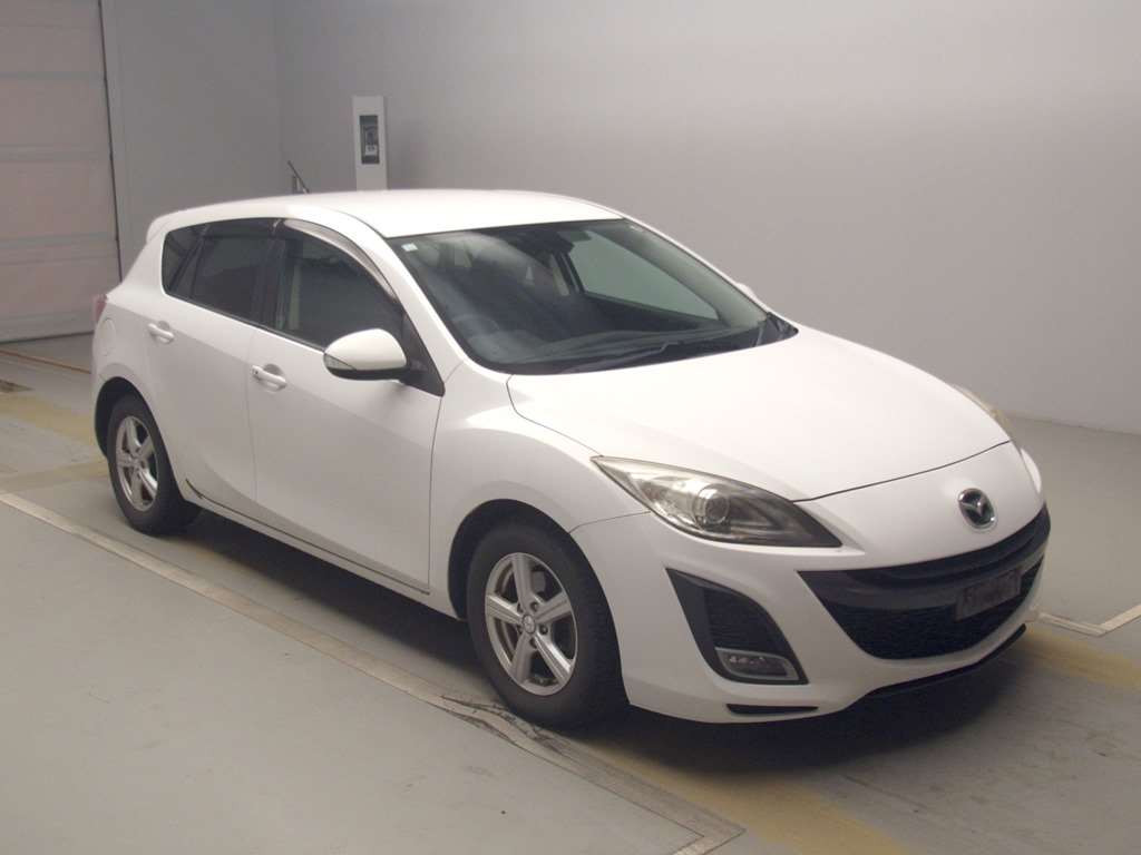 2010 Mazda Axela Sport BLEFW[2]