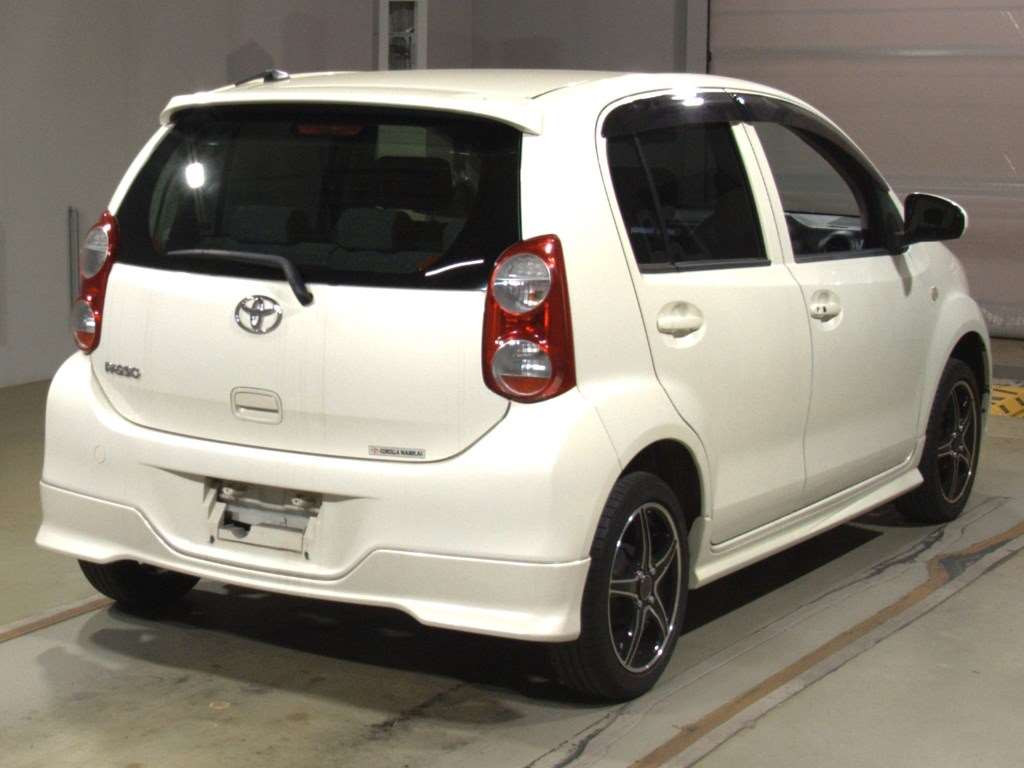 2012 Toyota Passo KGC30[1]