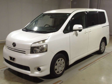 2007 Toyota Voxy