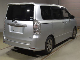 2010 Toyota Voxy