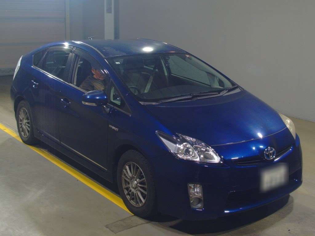 2011 Toyota Prius ZVW30[2]