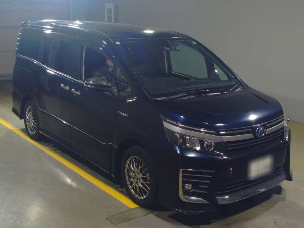 2016 Toyota Voxy ZWR80W[2]