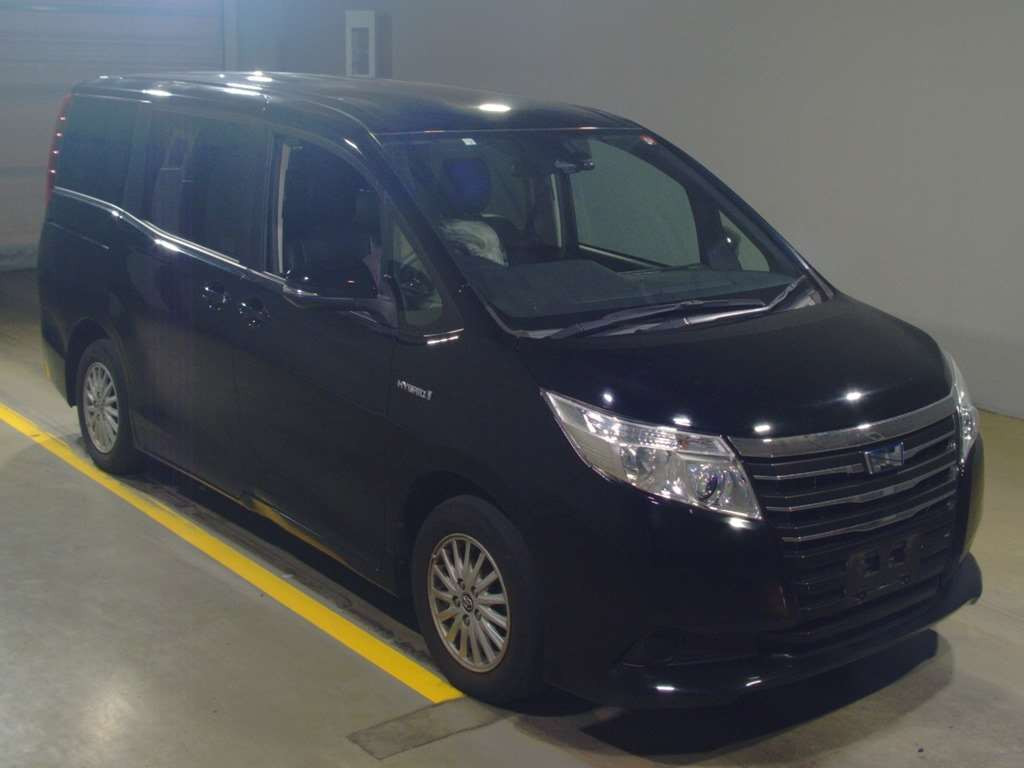 2016 Toyota Noah ZWR80G[2]