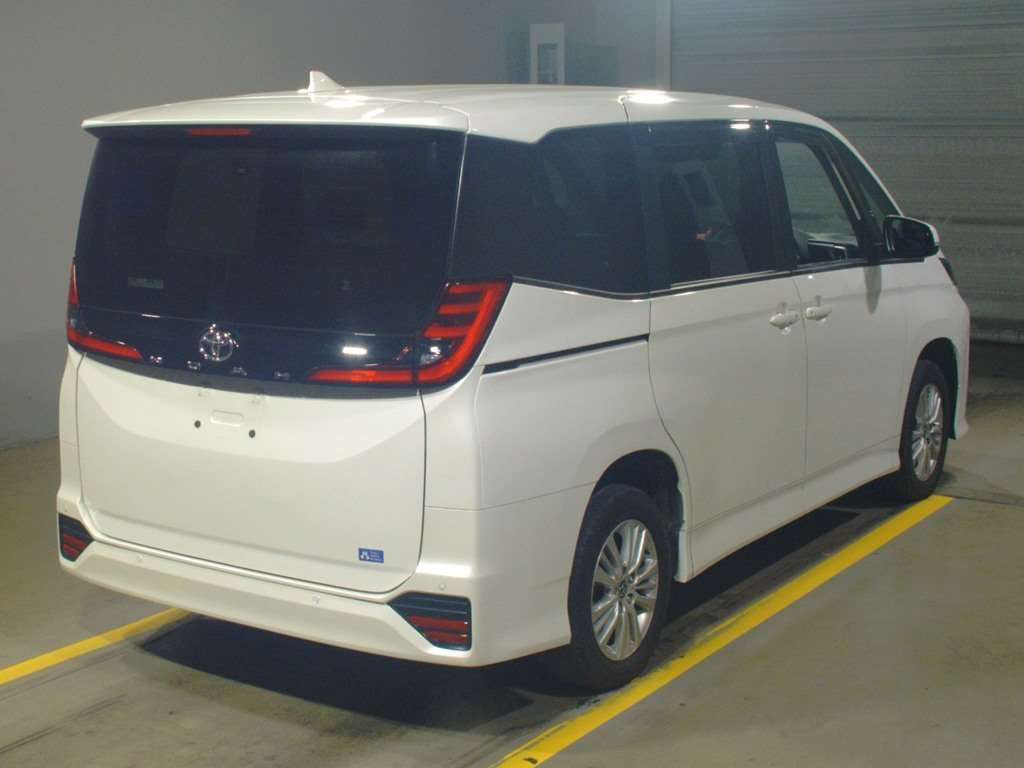 2022 Toyota Noah MZRA95W[1]